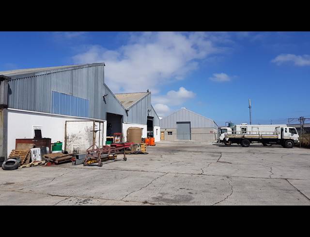 1,116M² FACTORY TO LET IN BLACKHEATH INDUSTRIAL